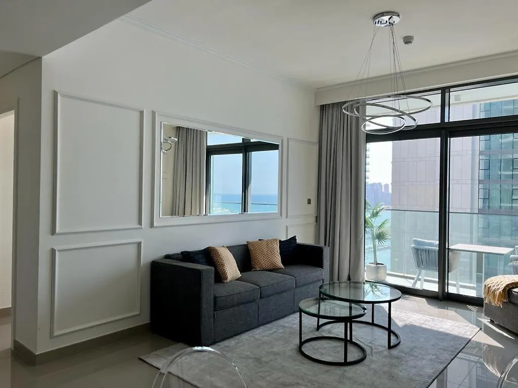 Luxurious Beachfront Apartment Dubai