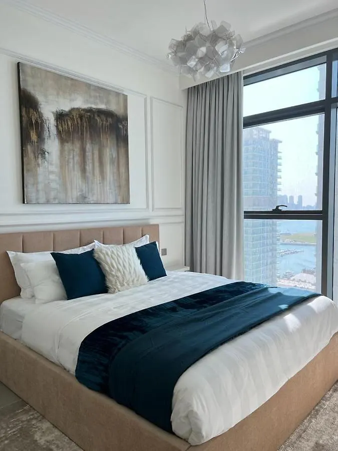 Luxurious Beachfront Apartment Dubai United Arab Emirates