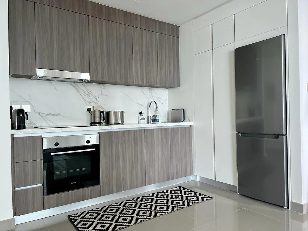 Luxurious Beachfront Apartment Dubai