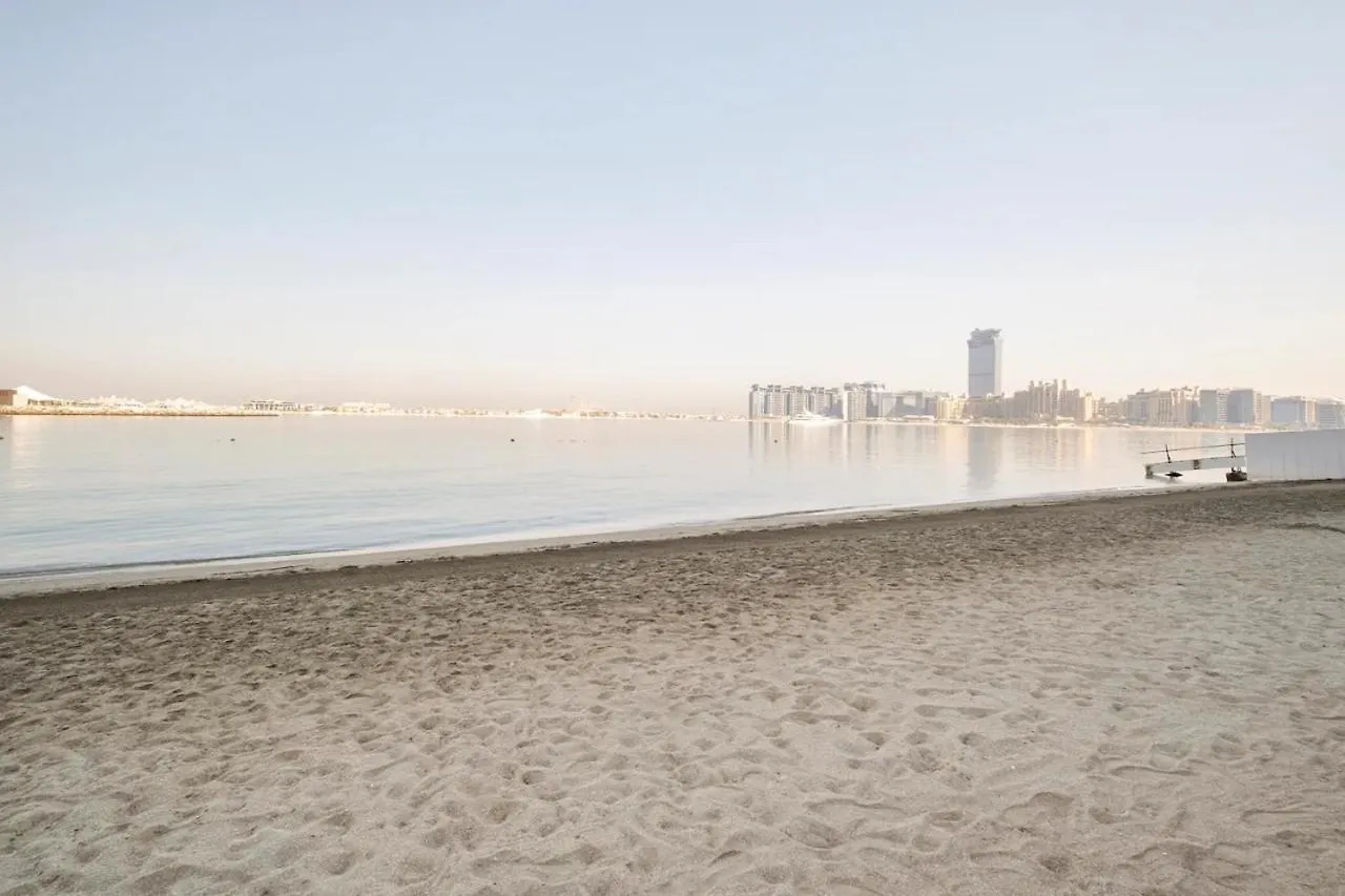 Luxurious Beachfront Apartment Dubai